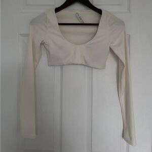 ALO Ribbed Scoop-Neck Long Sleeve Crop Top - Cream